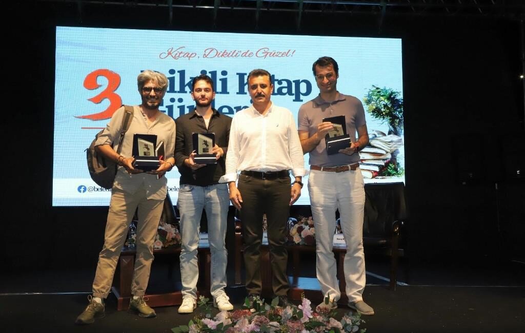 Dikili, birbirinden değerli söyleşilere ev sahipliği yaptı Dikili 75. Yıl Parkı’nda gerçekleşen program kapsamında CHP Ankara Milletvekili