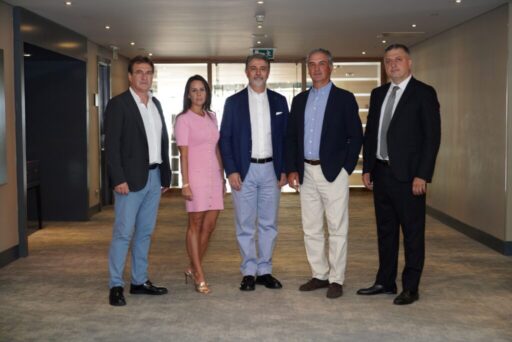 1993 yılında 100’e yakın Egeli sanayici ve iş adamı öncülüğünde,