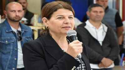 Foça Belediye Başkanı Saniye Bora Fıçı, kuzenini belediyeye işe aldı.