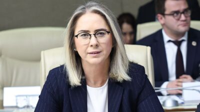 “Farklı siyasi duruşlara, ideolojik yatkınlıklara, yaşam tarzlarına ve etnik kökenlere