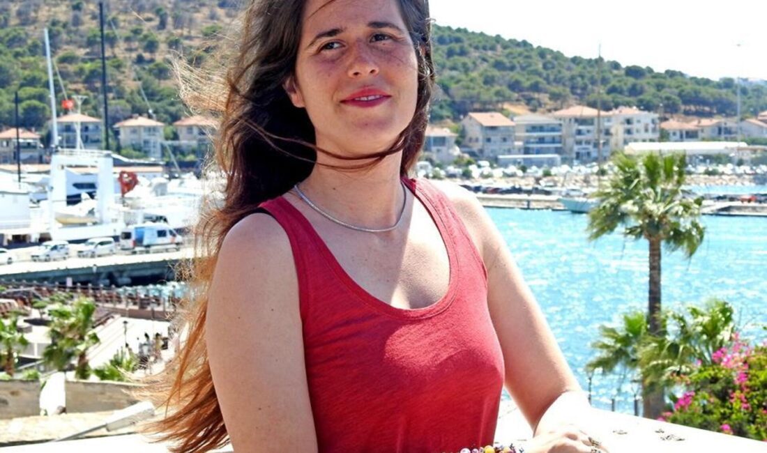 Çeşme belediye başkanı Lal Denizli açıklama yaptı ; Ne BAYRAĞIMIZI,