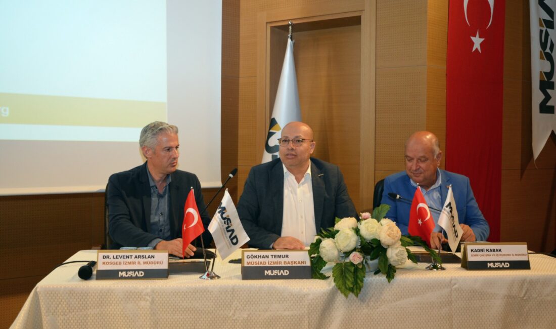 Müstakil Sanayici ve İşadamları Derneği (MÜSİAD) İzmir Şubesi tarafından düzenlenen toplantıda