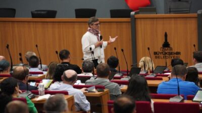 İzmir'in geleceğini İzmir Planlama Ajansı ile yeniden şekillendiren İzmir Büyükşehir