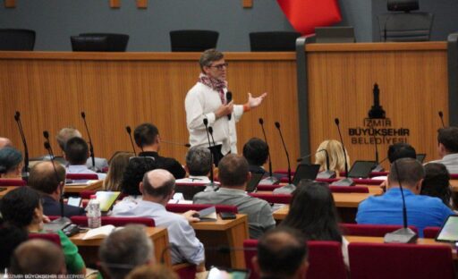 İzmir'in geleceğini İzmir Planlama Ajansı ile yeniden şekillendiren İzmir Büyükşehir