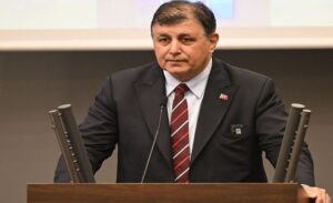 İzBB Başkanı Tugay, sosyal denge tazminatı sözleşmesinin yasal sınırın üzerinden