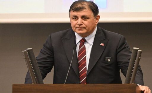 İzBB Başkanı Tugay, sosyal denge tazminatı sözleşmesinin yasal sınırın üzerinden