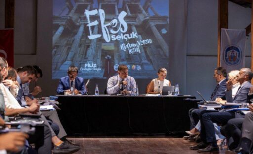 İzmir Büyükşehir Belediye Başkanı Dr. Cemil Tugay, koordinasyon toplantılarını Selçuk'ta