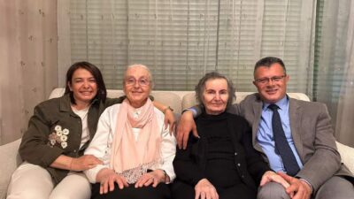 Alaşehir Belediye Başkanı Ahmet Öküzcüoglu, sosyal medya hesabından, annesi Vicdan