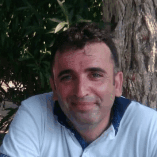 Sensiz uyandım bir sabah dahaElim gitti şaraba anılaraGözlerim ağladı sensiz