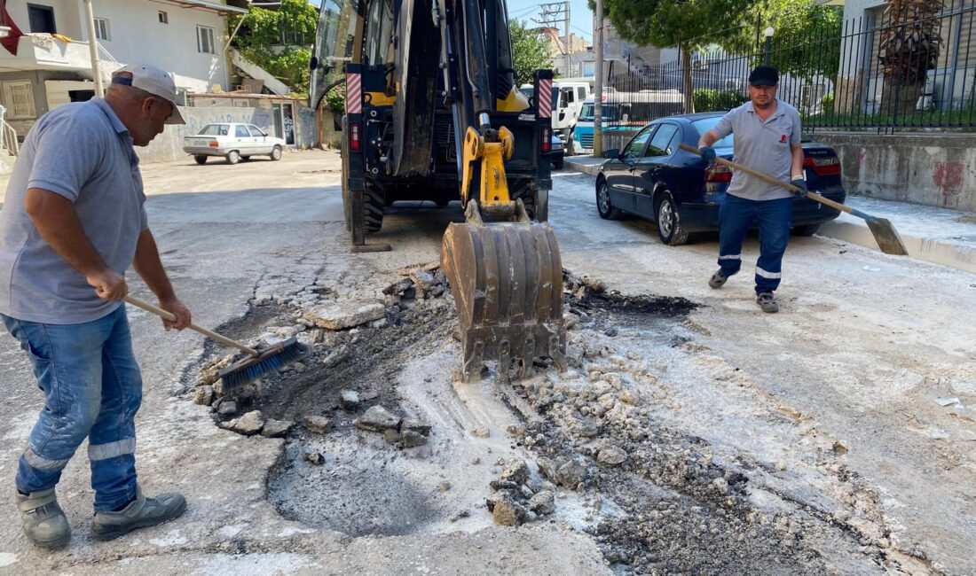 Bayraklı’yı olumsuz etkileyen sel felaketinin ardından İZSU ekipleriyle birlikte Bayraklı