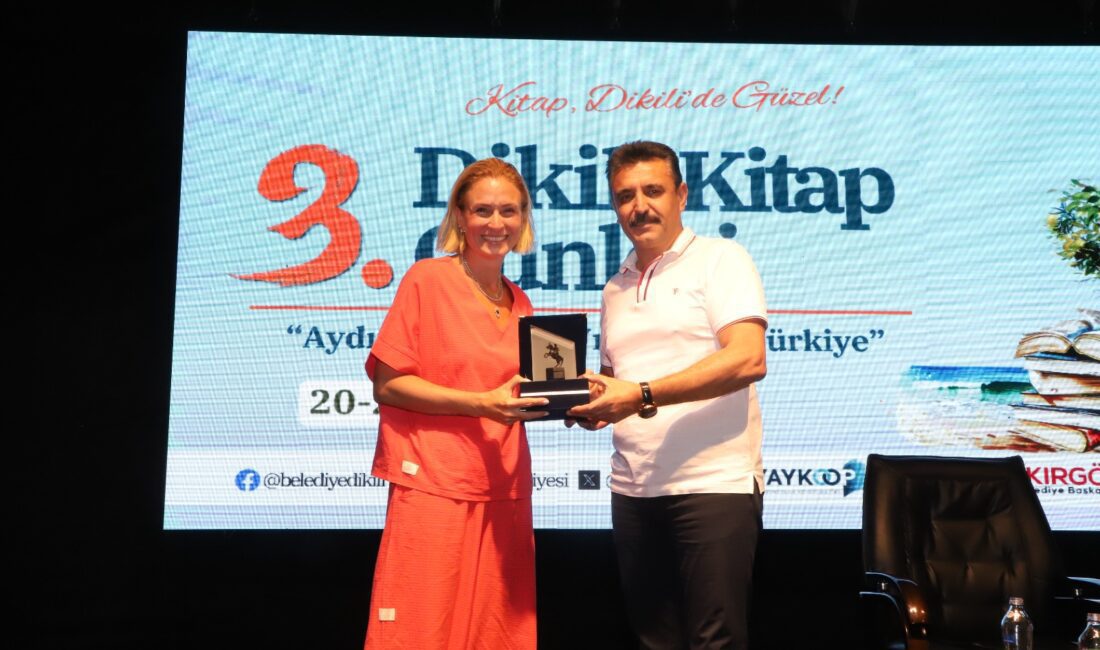 3. Dikili Kitap Günleri’nde Ceyda Düvenci sevenleriyle buluştu Dikili Belediyesi ve Yayıncılar Kooperatifi iş birliği ile düzenlenen 3.
