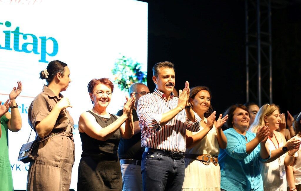 3. Dikili Kitap Günleri Dolu Dolu Geçti Dikili Belediyesi ve Yayıncılar Kooperatifi (YAYKOP) iş birliği ile 20-28