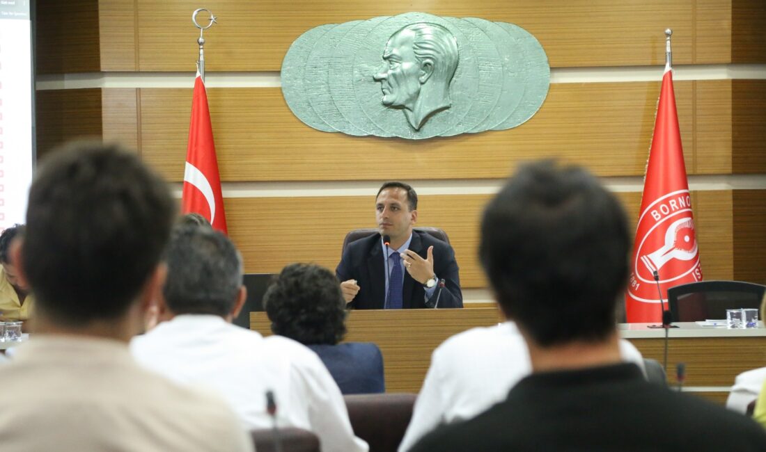 Sol bir ekolden gelen, her fırsatta işçilere kardeşlerim diyen, Bornova