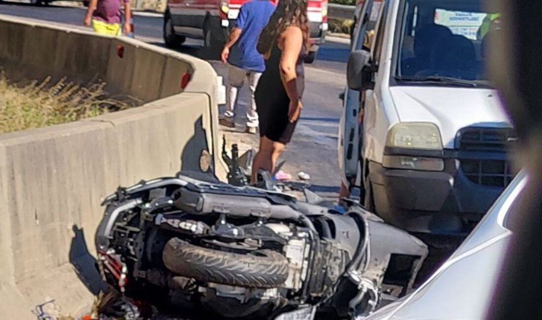 Menderes ilçesinde bir motosiklet ve 4 otomobilin karıştığı zincirleme kazada