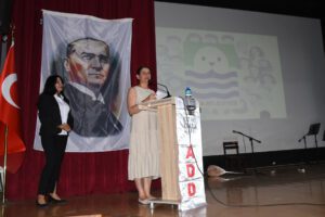 Sivas Madımak katliamında yaşamını yitirenler için Foça’da anma programı gerçekleştirildi.