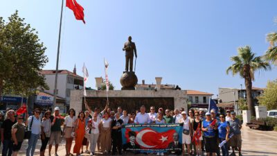 Urla Belediye Başkanı Selçuk Balkan, Lozan Barış Antlaşması'nın 101.yıldönümü
kapsamında Urla