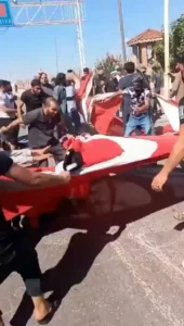 Suriye’nin El Bab bölgesinde Türk tırları taşlı saldırıya uğradı, Türk