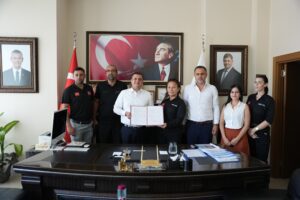 Torbalı Belediyesi, Hayvan Arama Kurtarma Derneği ile işbirliği protokolü imzaladı.İmzalanan