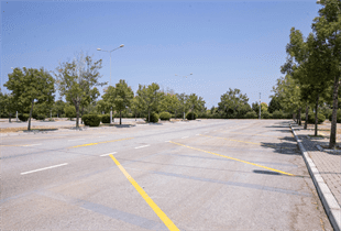 İzmir Büyükşehir Belediyesi, şehrin göz bebeği İnciraltı’nda yaşanan karavan parkı