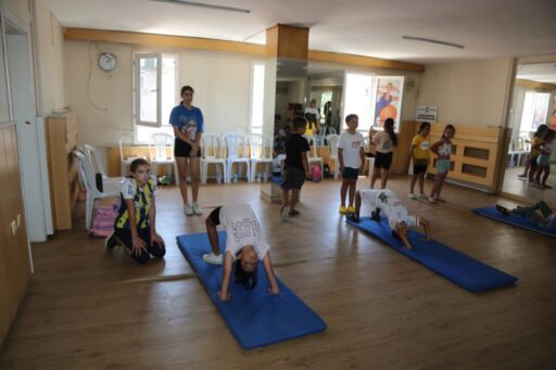 Okulların kapanmasıyla birlikte Efes Selçuk Belediyesi tarafından ücretsiz olarak başlatılan