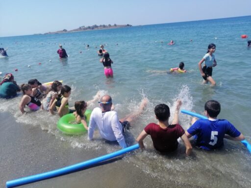 İzmir Büyükşehir Belediyesi tarafından dezavantajlı mahallelerde yaşayan vatandaşlar için temmuz