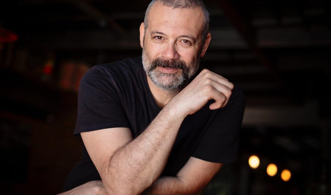 Şehir Tiyatroları’nın Genel Sanat Yönetmeni Levent Üzümcü oldu İzmir Büyükşehir Belediyesi Şehir Tiyatroları’nın Genel Sanat Yönetmenliği görevine Levent