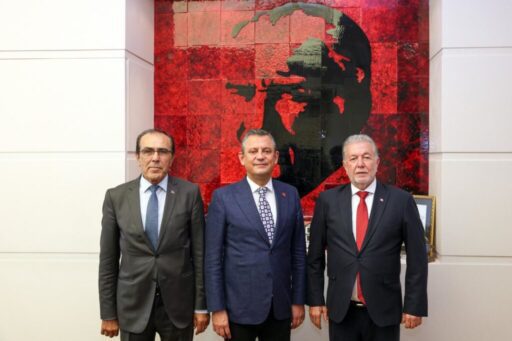 İESOB Başkanı Yalçın Ata, Ankara'da Cumhuriyet Halk Partisi (CHP) Genel
Başkanı