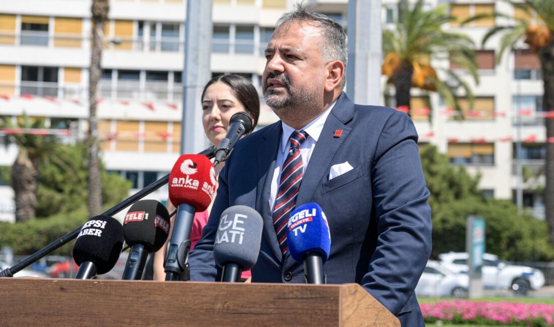 Törende konuşma yapan CHP İzmir İl Başkanı Şenol Aslanoğlu, “Bugün