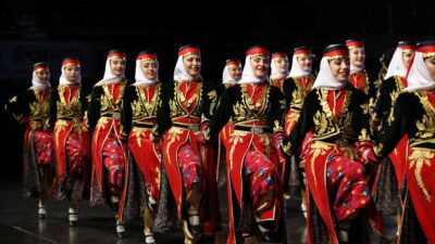 Karşıyaka’da yaşayan vatandaşların sanatla bağını güçlendirmeyi amaçlayan Karşıyaka Belediyesi, ücretsiz