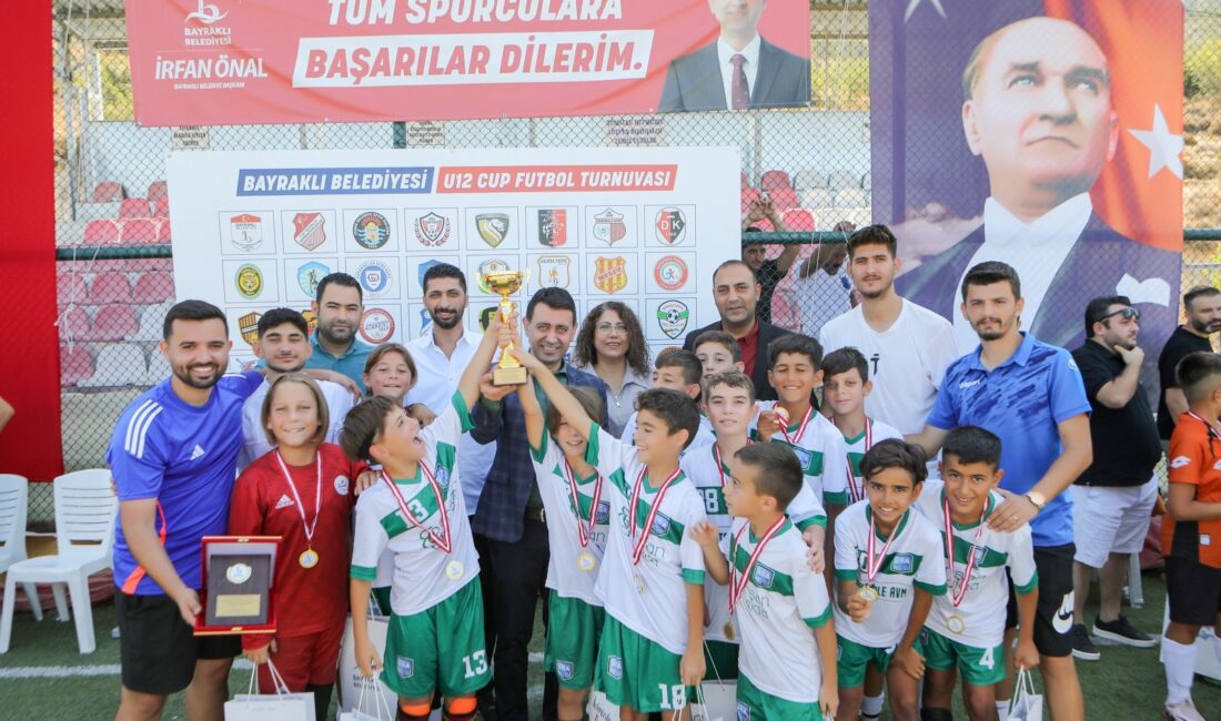 Bayraklı’daki futbol turnuvasında muhteşem finalBayraklı Belediyesinin geleneksel hale getirdiği U-12
