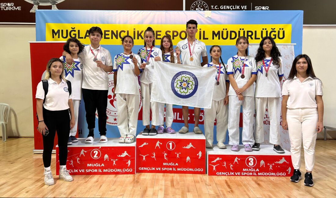 Büyükşehir Belediyesi Sporcularından Taekwondo Şampiyonaları’nda Büyük Başarı Muğla’nın Menteşe ilçesinde düzenlenen Taekwondo İl Şampiyonası'nda,
Büyükşehir Belediyesi sporcuları büyük