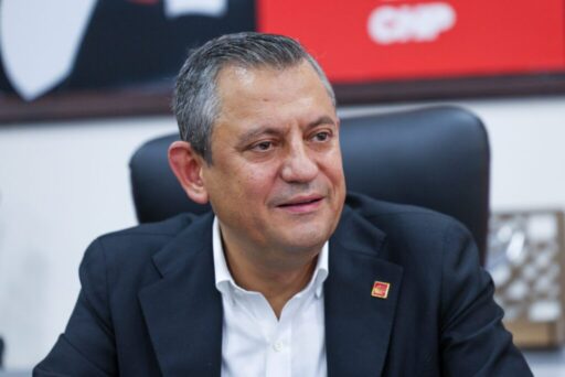 CHP Genel Başkanı Özgür Özel, Cumhurbaşkanlığı adaylığına ilişkin, "Aday değilim,