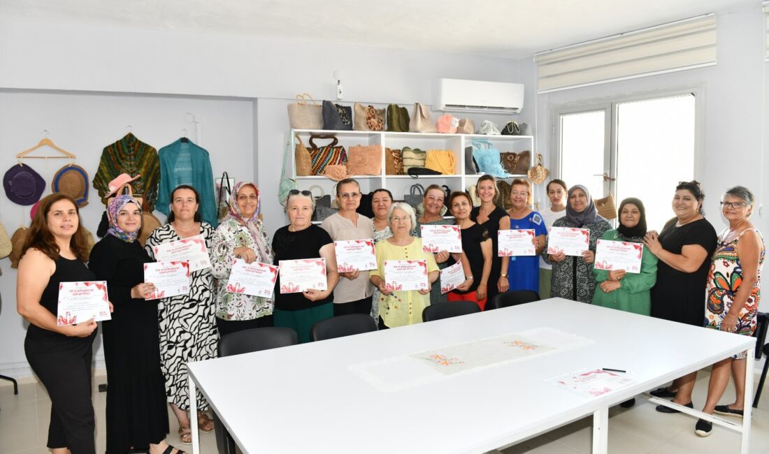 Sasalı’da Kadınların El Emeği Ürünleri Sergiye Çıktı Çiğli Belediyesi’nin Sasalı Kadın Dayanışma Merkezi’nde düzenlediği kursu tamamlayan kursiyerlerin