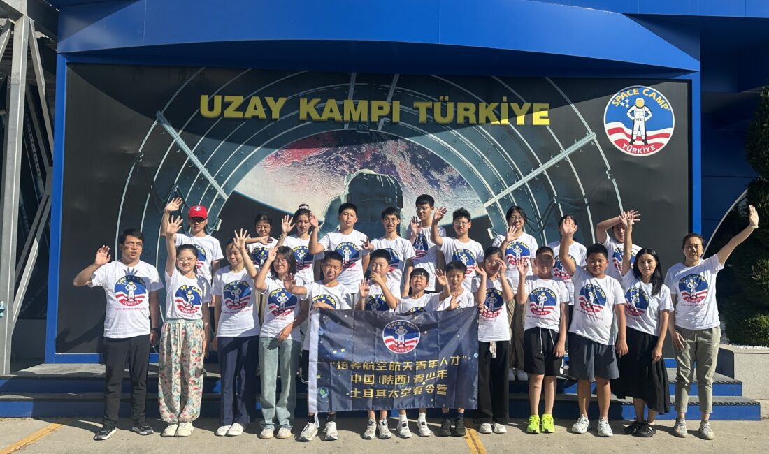Farklı ülkelerden gelen uzay meraklılarının buluştuğu İzmir’deki Galaktik Yaz Kampı’na