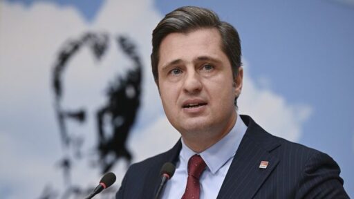 CHP Parti Sözcüsü Deniz Yücel, WhatsApp hesabının başka kişilerce ele