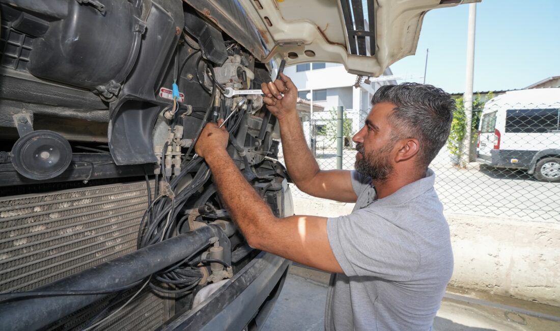 Gaziemir Belediyesi, araçlarının tamirlerini ve ağır bakımlarını Makine İkmal Birimi’ndeki