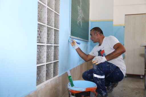 Güzelbahçe Belediyesi, ilçedeki kamuya ait okulların boya, badana, bakım, onarım