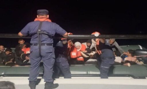 İzmir'in Urla ilçesi açıklarında düzensiz göçmenler kurtarıldı.