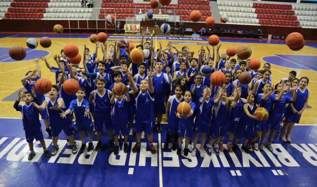 Büyükşehir’in yaz spor okullarına büyük ilgi İzmir Büyükşehir Belediyesi’nin 24 Haziran’da başlattığı yaz spor okulları büyük