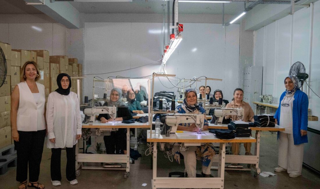 İzmir Büyükşehir Belediyesi Meslek Fabrikası, özellikle gençlere ve kadınlara yönelik