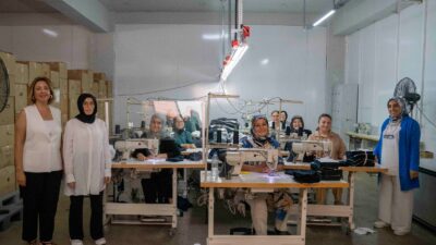 İzmir Büyükşehir Belediyesi Meslek Fabrikası, özellikle gençlere ve kadınlara yönelik