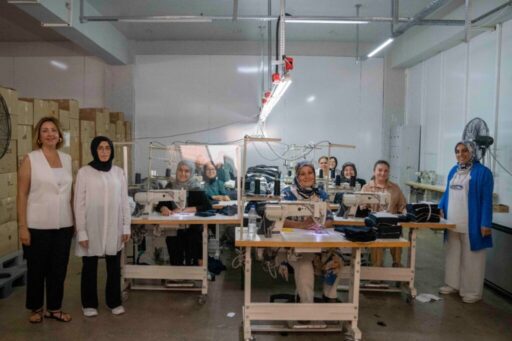 İzmir Büyükşehir Belediyesi Meslek Fabrikası, özellikle gençlere ve kadınlara yönelik