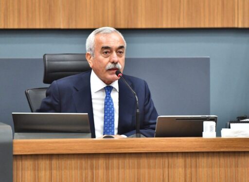 İzmir Büyükşehir Belediyesi’nin meclis toplantısında Karşıyaka Yamanlar Dağı’nda başlayan ve