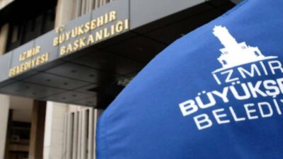 İzmir Büyükşehir Belediyesi Genel Sekreter Yardımcısı Ertuğrul Tugay görevden alındı.