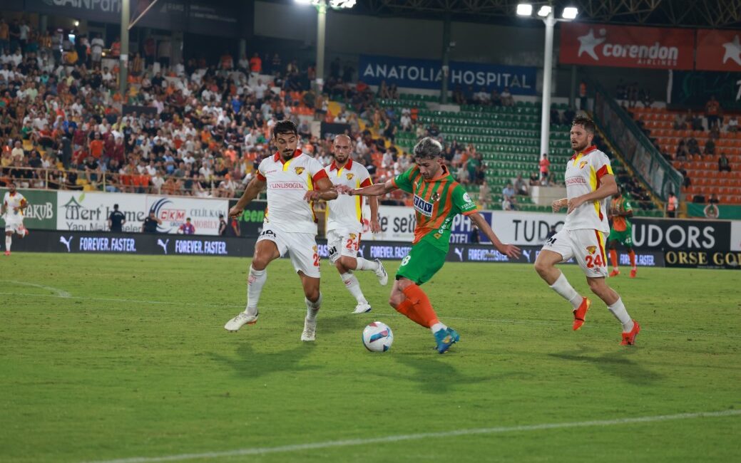 Trendyol Süper Lig’in 3. haftasında Corendon Alanyaspor, sahasında Göztepe ile