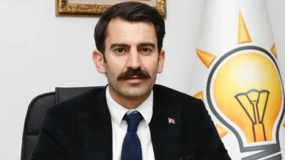 AK Partili Kişili, Büyükşehir Belediyesi'nin Menemen'e açtığı davada Tugay'a sert