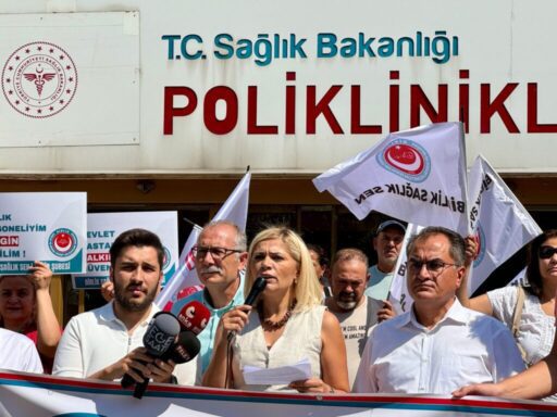 İzmir Bozyaka Eğitim Ve Araştırma hastanesinin Doktor ve sağlık personelinin