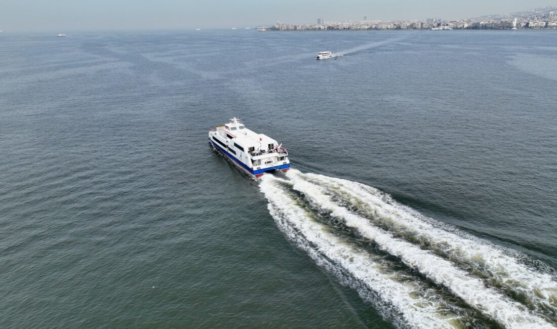 İzmir ve Manisa büyükşehir belediyeleri, Midilli’ye düzenlenen İZDENİZ gemi seferlerinden