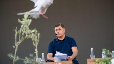 İzmir Büyükşehir Belediye Başkanı Dr. Cemil Tugay, katıldığı televizyon programında