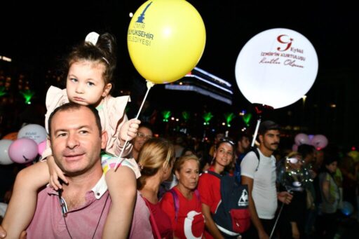 İzmir’in kurtuluşunun 102’nci yıl dönümünü kutlama etkinlikleri 9 Eylül sabahı